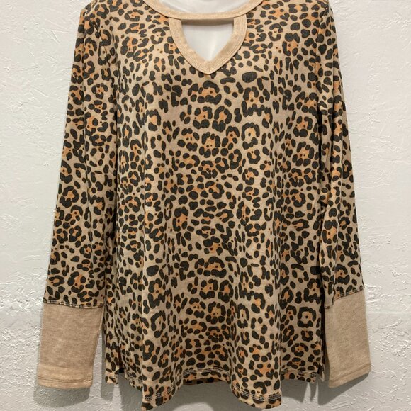 NWT Easel Los Angeles Brown Leopard Sweatshirt Knit Pullover Top Cut out S - Picture 3 of 12
